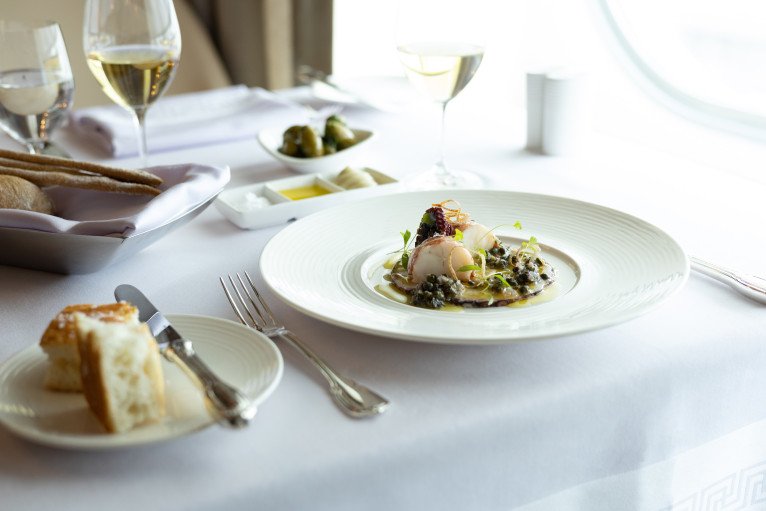 Trident Grill on Crystal Serenity