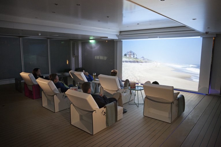 Horizon Bar and Lounge