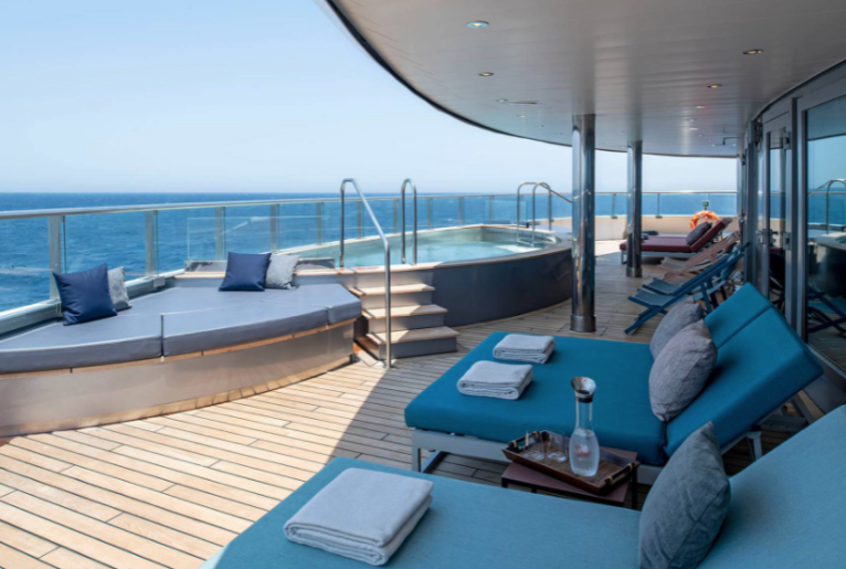 Panorama Bar, Cabanas & Vitality Pools