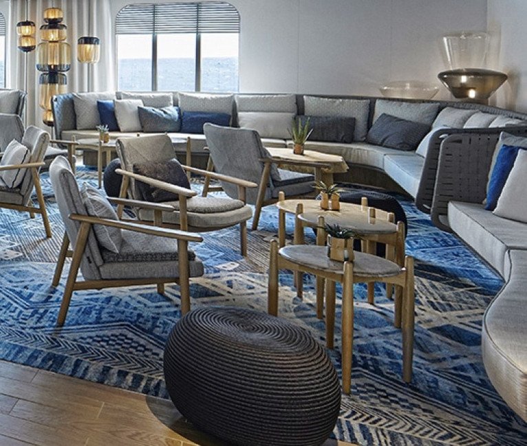 Lounges & Bars
