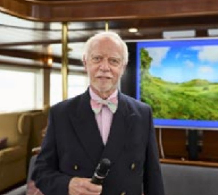 Knowledgeable Guides and Enriching Guest Speakers on Lord of the Highlands