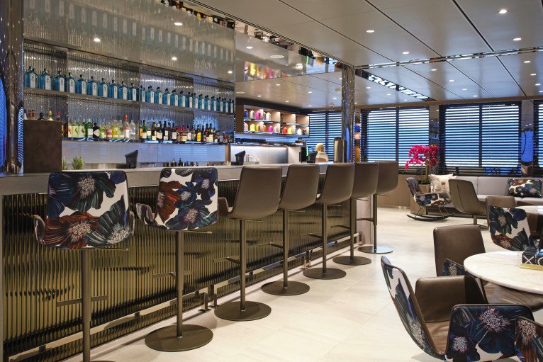 Amici Bar & Lounge on Emerald Azzurra