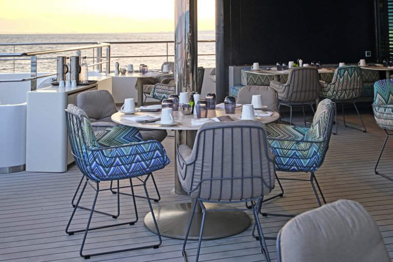La Cucina Terrace on Emerald Azzurra