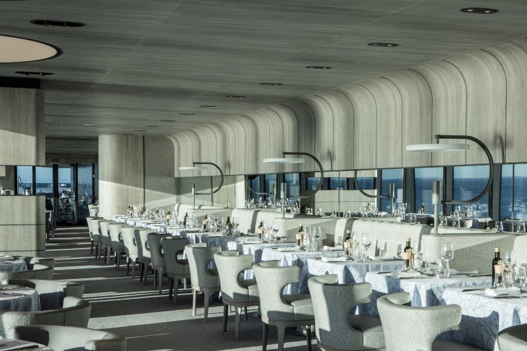 Sila (the sky, outside) - Restaurant on Le Commandant Charcot