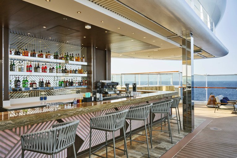 Sky Bar On 14 on Explora I
