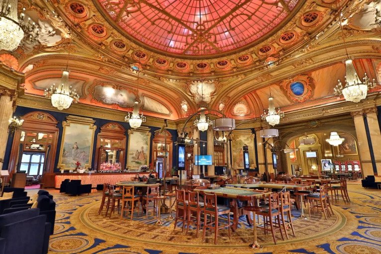 Avenue Saloon