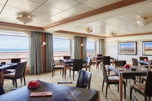Bridge Lounge on Crystal Serenity