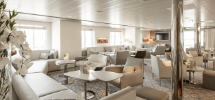The Main Lounge on Le Lyrial