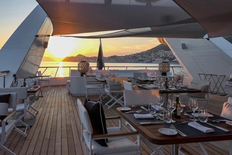 Le Diamant Panoramic Restaurant