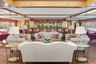 La Motte Sky Lounge on River Duchess
