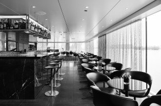Panorama Lounge & Bar on Scenic Jasper