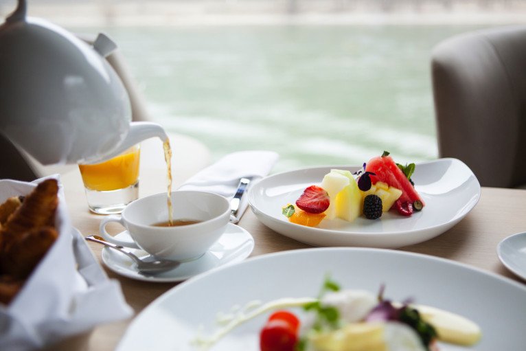 In-Suite Dining on Scenic Jasper