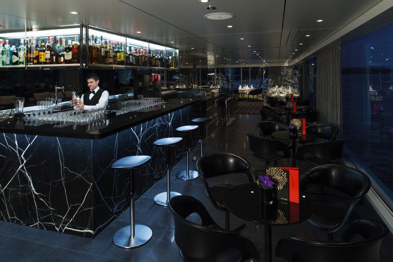 Panorama Lounge & Bar on Scenic Amber