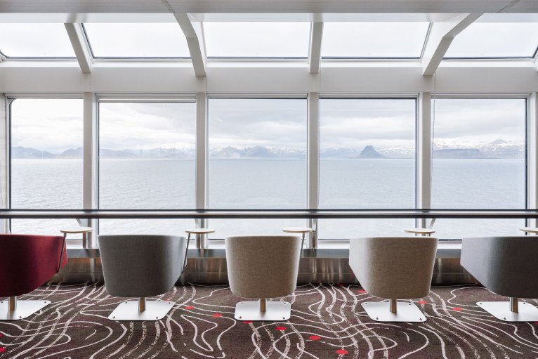 Explorer Lounge & Bar