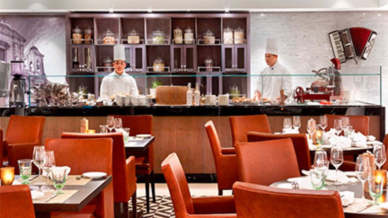 Manfredi’s® Italian Restaurant on Viking Neptune
