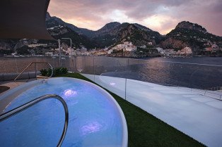 Spa Pool on Emerald Sakara