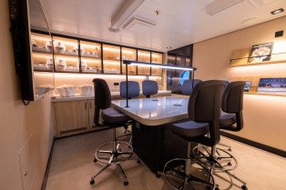 Expedition Lab on SH Diana
