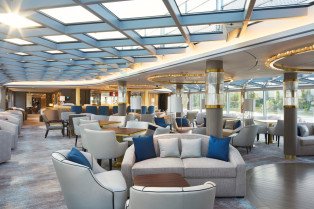 Lounge on S.S. Elisabeth