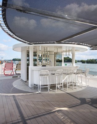 Vista Bar on S.S. Elisabeth