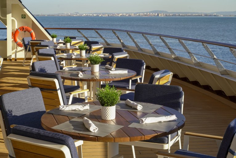 7AFT Grill on World Voyager