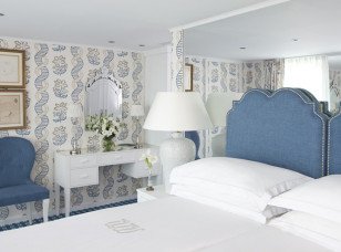 Suites on River Queen