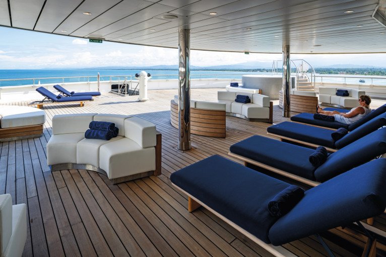 Panorama Bar, Cabanas & Vitality Pools on Scenic Eclipse