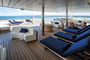 Panorama Bar, Cabanas & Vitality Pools on Scenic Eclipse