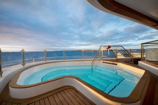 Hot Tub on Celebrity Flora