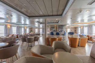 Panorama Bar & Lounge on Santa Cruz II