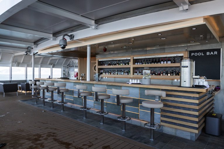 Pool Bar on MS Roald Amundsen