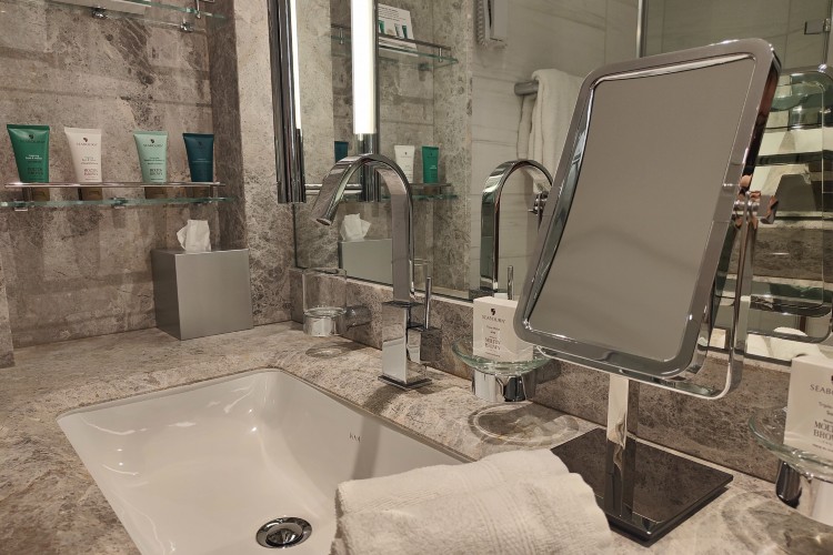 Bathroom, Seabourn Ovation