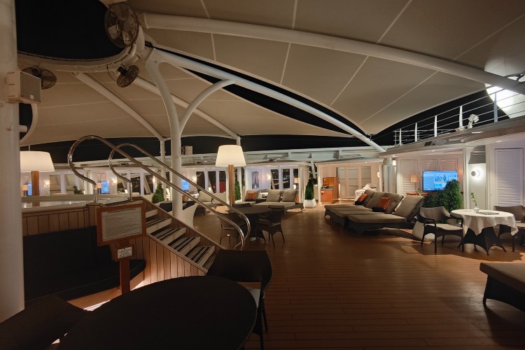 The Retreat Whirlpool, Seabourn Ovation