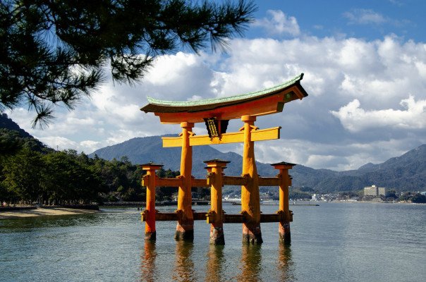Japanese ancestral traditions and legendary shrines
