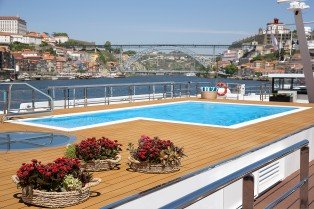 Pool on S.S. São Rafael
