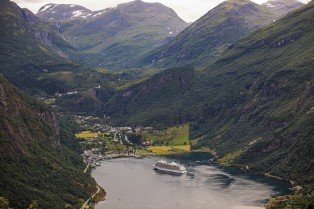 In-Port Overnights on Seven Seas Prestige