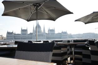 The Sun Deck on Scenic Pearl