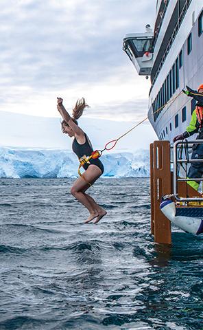 Experiences_PolarPlunge_1_296x480