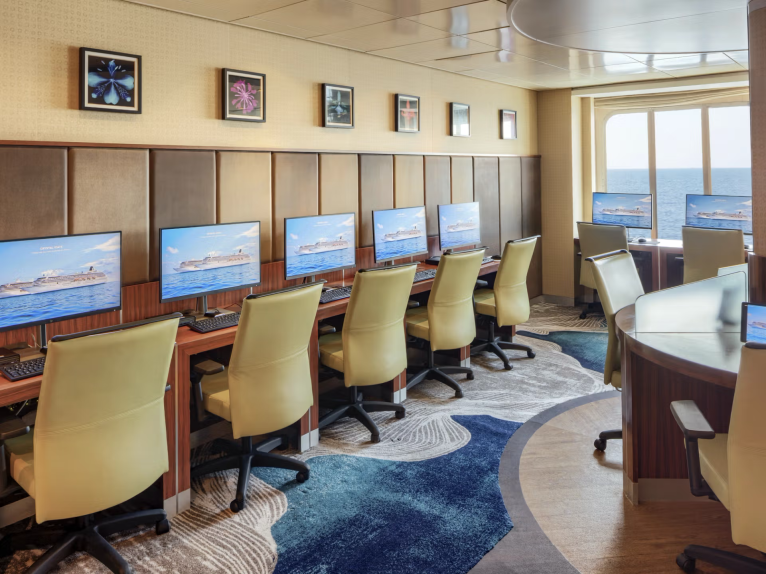 Library & Computer University @Sea