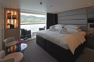 Junior Balcony Suite on Scenic Diamond
