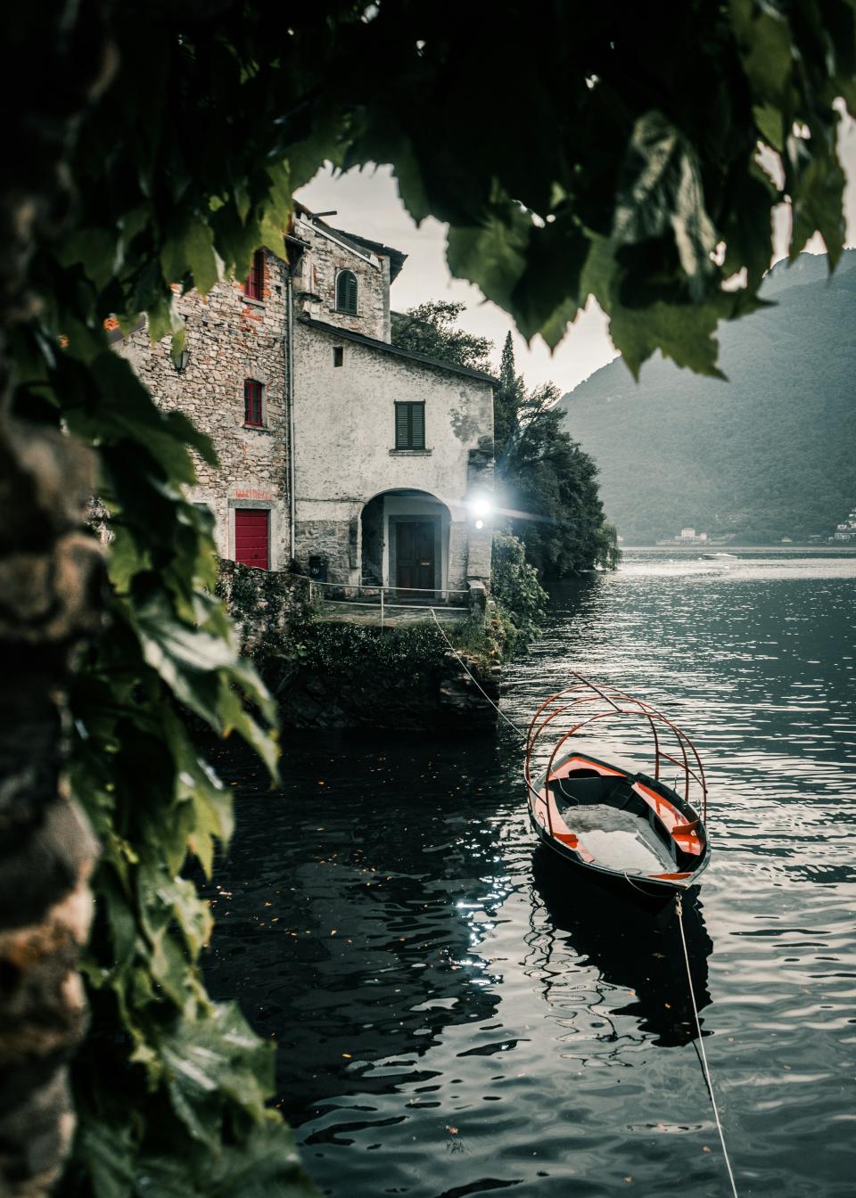 Lake Como cruise port