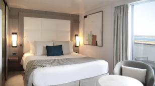 Deluxe Suite on L'Austral