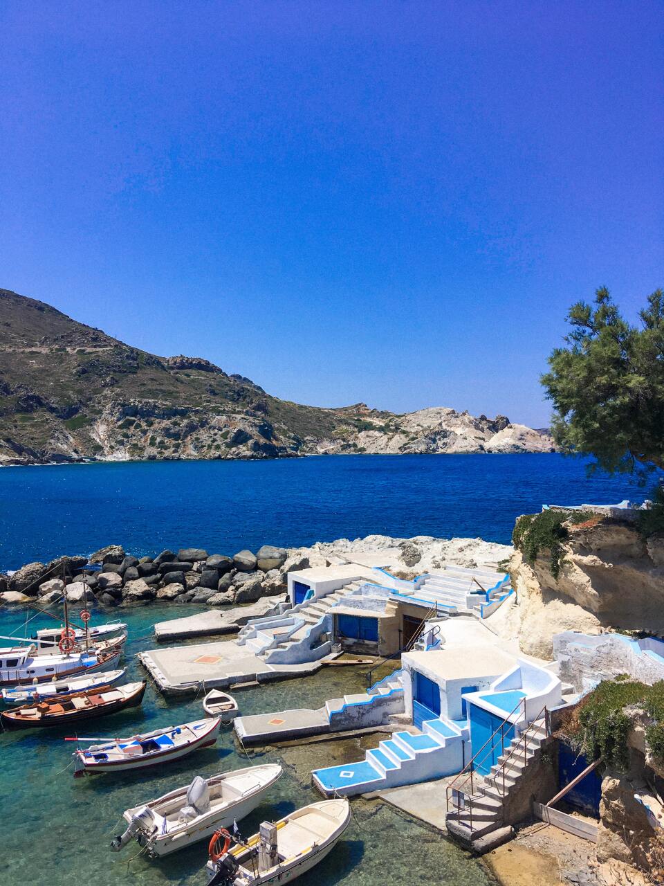 Milos cruise port