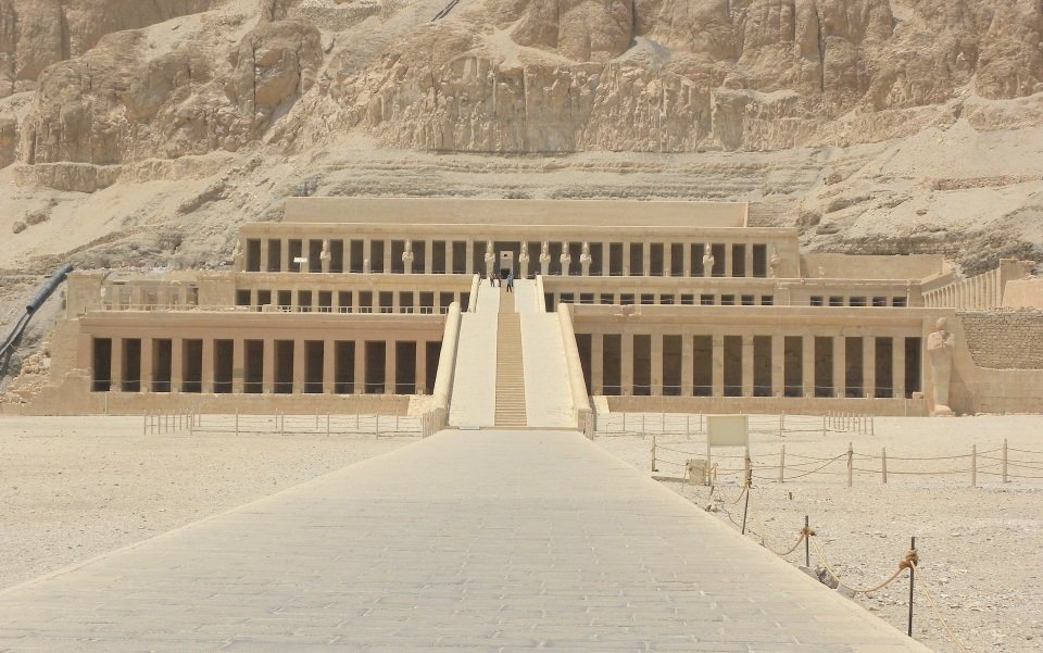 Luxor cruise port