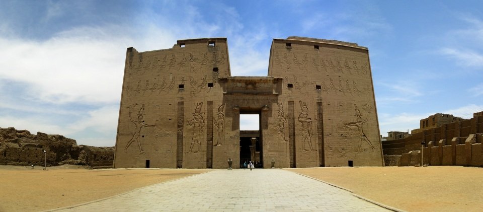 Edfu cruise port
