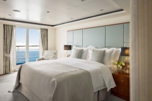 Signature Suite on Seven Seas Voyager