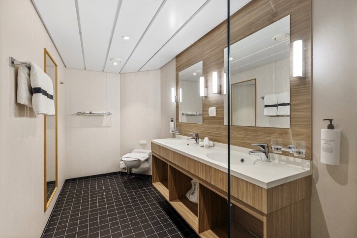 Expedition Suite | Owners Suite on MS Spitsbergen