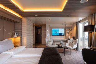 Expedition Suite | Corner suite with balcony on MS Roald Amundsen