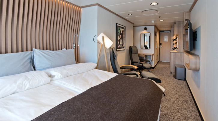 Arctic Superior | Outside cabin - With balcony on MS Fridtjof Nansen