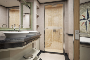 Grand Suite on Silver Moon