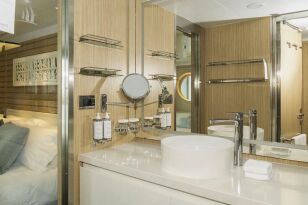 Deluxe Suite on Le Jacques Cartier